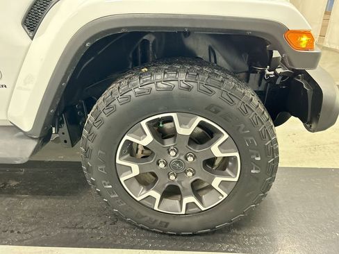Certified 2024 Jeep Wrangler Sahara w/ Dual Top Group image 8