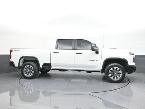 Used 2024 Chevrolet Silverado 2500 Custom w/ Custom Convenience Package AWD/4WD image 17