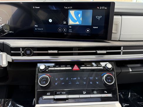 Used 2025 Hyundai Santa Fe Limited FWD image 19