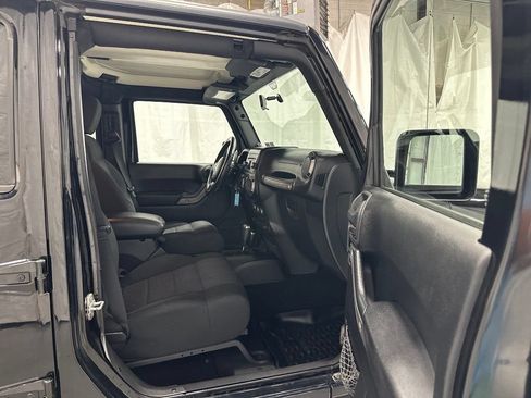 Used 2011 Jeep Wrangler Unlimited Sport AWD/4WD image 44