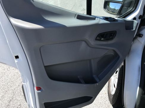Used 2017 Ford Transit 250 130 Low Roof w/ Exterior Upgrade Package RWD image 12