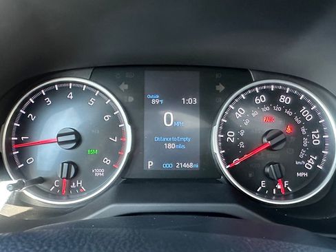 Used 2022 Toyota RAV4 XLE w/ Convenience Package AWD/4WD image 19