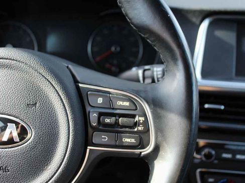 Used 2017 Kia Optima EX FWD image 19