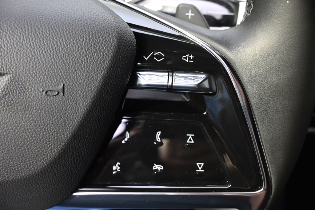 Used 2025 Cadillac Escalade Sport w/ Touring Package AWD/4WD image 38