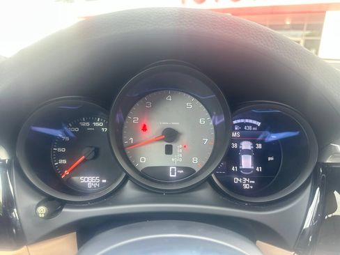 Used 2019 Porsche Macan S AWD/4WD image 3