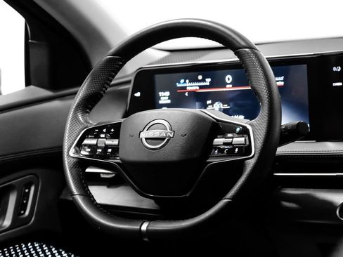 Used 2023 Nissan Ariya FWD image 16