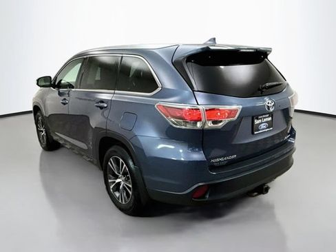 Used 2016 Toyota Highlander XLE AWD/4WD image 5
