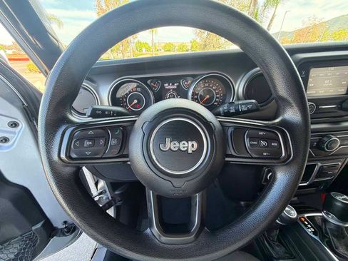 Used 2018 Jeep Wrangler Unlimited Sport AWD/4WD image 26