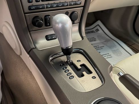 Used 2005 Ford Thunderbird 50th Anniversary RWD image 45