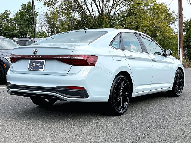 Certified 2025 Volkswagen Jetta SE w/ Sunroof Package FWD image 7