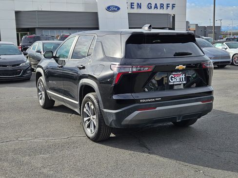 Used 2026 Chevrolet Equinox LT AWD/4WD image 9