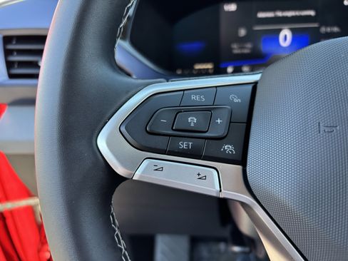 Certified 2022 Volkswagen Taos SE w/ Panoramic Sunroof Package image 26