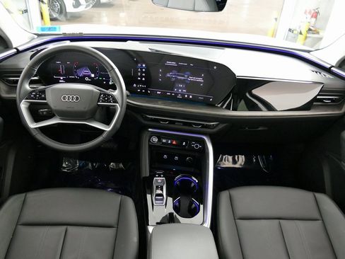 Certified 2025 Audi Q5 Premium w/ Convenience Package image 24