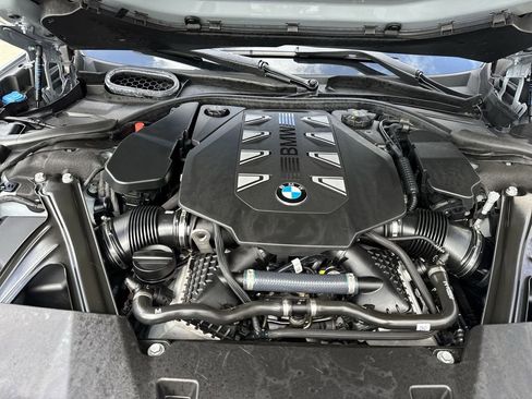 Used 2023 BMW 760i xDrive image 60