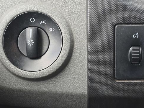 Used 2019 Ford E-350 and Econoline 350 Super Duty w/ Power Windows & Locks Group image 14