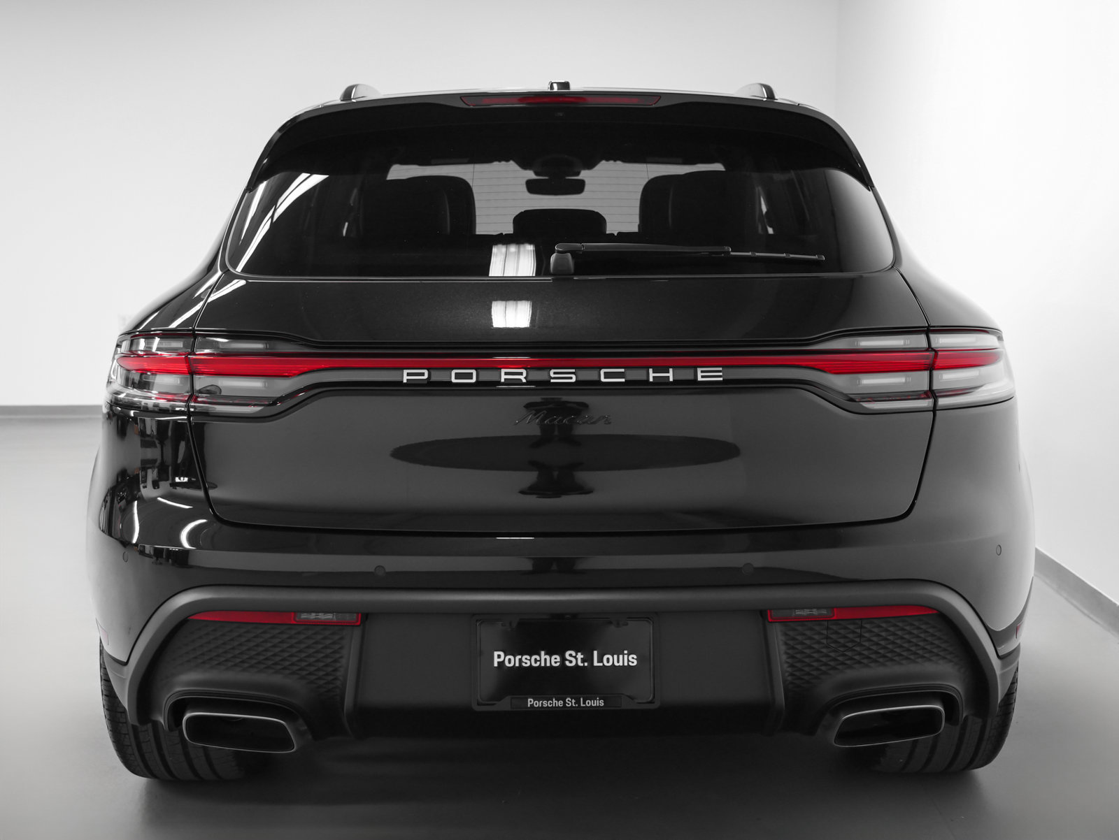 Certified 2026 Porsche Macan AWD/4WD image 11