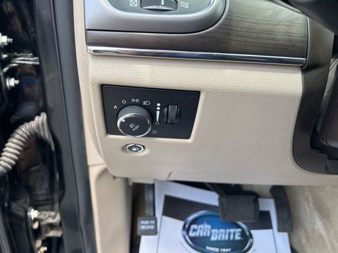 Used 2018 Jeep Grand Cherokee Overland AWD/4WD image 25