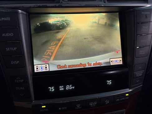 Used 2011 Lexus LS 460 L w/ Luxury Pkg RWD image 24
