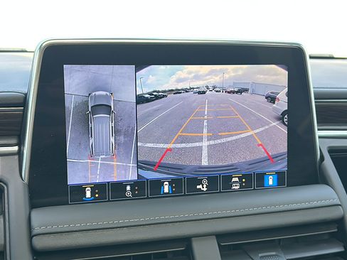 Used 2021 Chevrolet Tahoe LT w/ LT Signature Package image 34