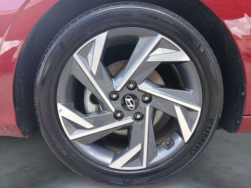 Used 2025 Hyundai Elantra Sport FWD image 14