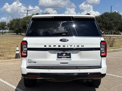 Used 2024 Ford Expedition Limited AWD/4WD image 7
