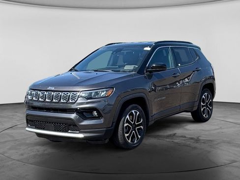 Used 2024 Jeep Compass Limited AWD/4WD image 5