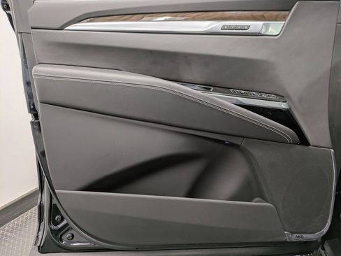 Used 2026 Cadillac Escalade Platinum Sport w/ LPO, Floor Liner Package AWD/4WD image 8