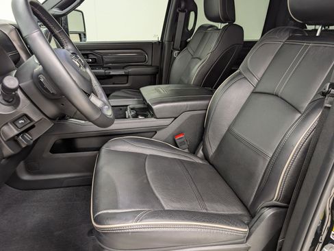 Used 2024 RAM 2500 Limited image 5