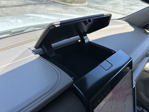 New 2026 GMC Yukon Denali w/ Denali Reserve Package image 35