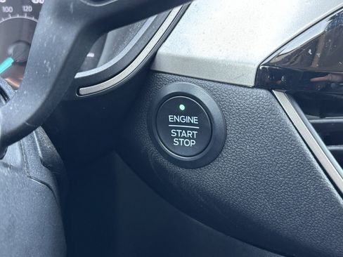 Used 2020 Ford Escape SE image 6