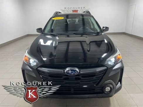 Used 2023 Subaru Outback Premium AWD/4WD image 2