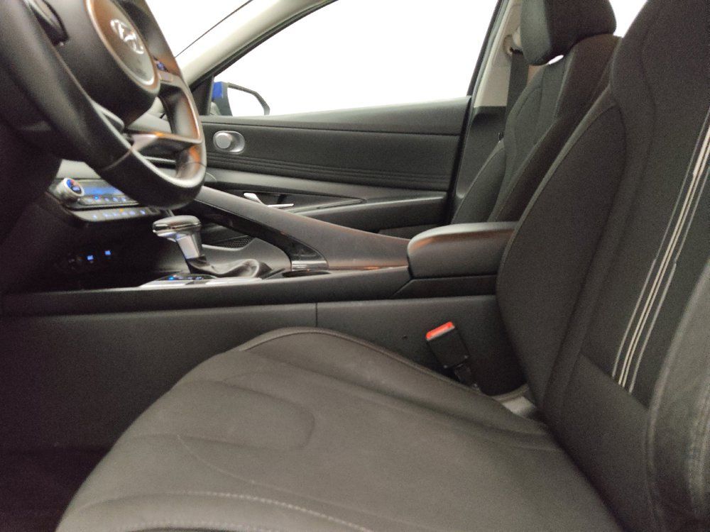 Used 2021 Hyundai Elantra SEL w/ Convenience Package FWD image 17