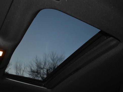 Used 2019 Toyota Tacoma TRD Sport image 9