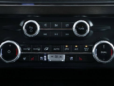 Used 2023 Ford F250 Lariat w/ Black Appearance Package image 32