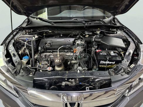 Used 2017 Honda Accord Sport image 31