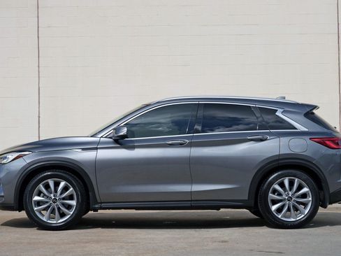 Used 2020 INFINITI QX50 Luxe w/ Navigation Package FWD image 8