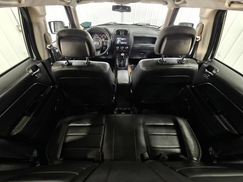 Used 2016 Jeep Patriot High Altitude AWD/4WD image 24