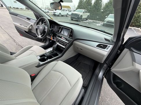 Used 2018 Hyundai Sonata SE image 24