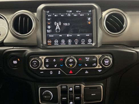 Used 2021 Jeep Gladiator Rubicon w/ Dual Top Group AWD/4WD image 12