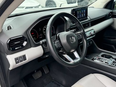 Used 2023 Honda Pilot EX-L image 12