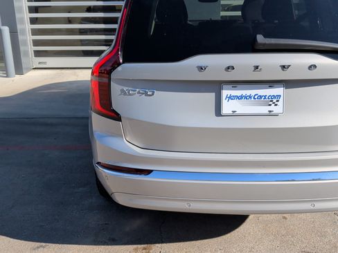 Used 2025 Volvo XC90 B6 Plus image 15