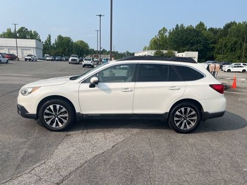 Used 2017 Subaru Outback 2.5i Limited AWD/4WD image 5