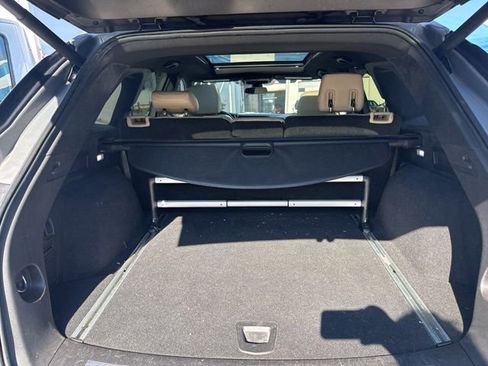 Used 2017 Cadillac XT5 Luxury w/ Driver Awareness Package image 8