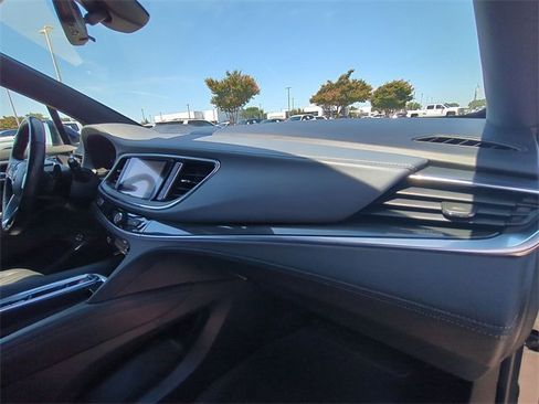 Used 2024 Buick Enclave Premium image 29
