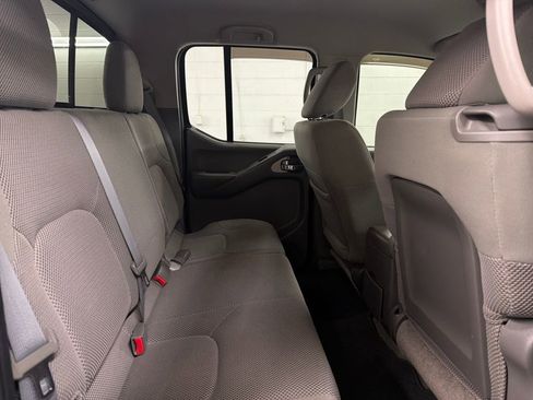 Used 2014 Nissan Frontier SV image 26