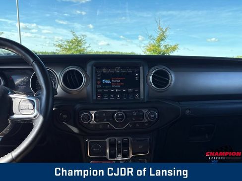 Used 2021 Jeep Gladiator Rubicon AWD/4WD image 3