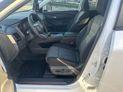 New 2026 Nissan Rogue SV FWD image 9