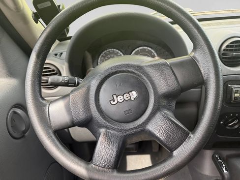 Used 2007 Jeep Liberty Sport AWD/4WD image 14