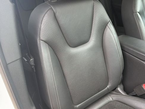 Used 2021 Buick Encore GX Essence AWD/4WD image 33