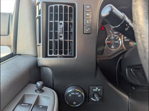 Used 2022 GMC Savana 2500 w/ Driver Convenience Package image 19